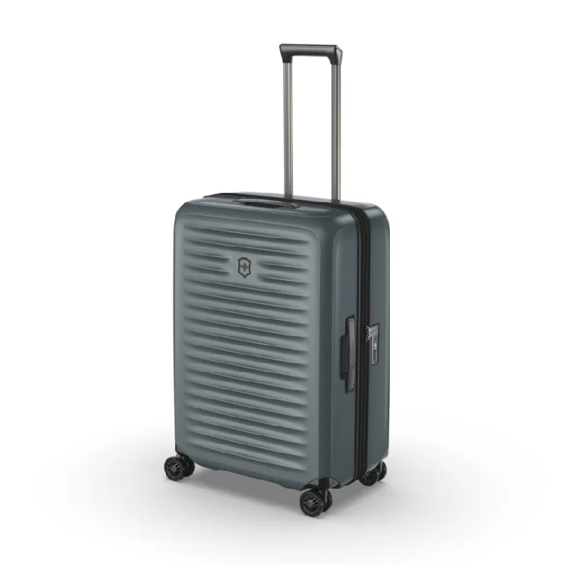 Travel document holders with multiple slots for passports and ticketsAirox Advanced Medium Spinner Travel document holders with multiple slots for passports and ticketsAirox Advanced Medium Spinner