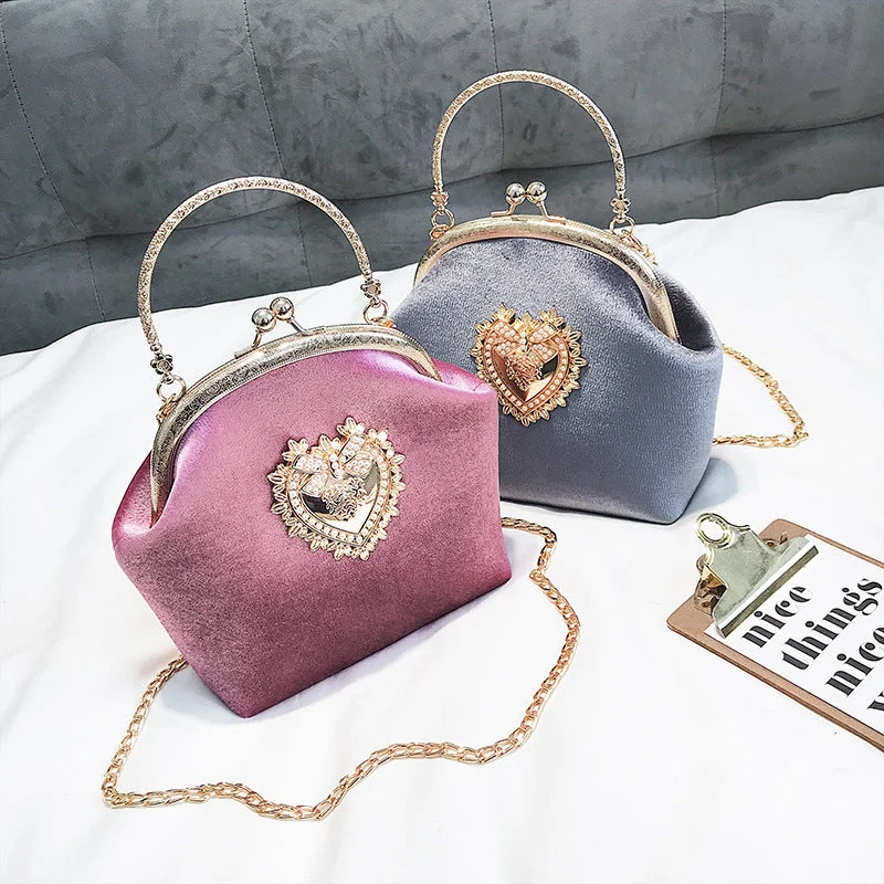 Magnetic luggage labels that can be easily changed or removedAutumn and winter new gold velvet shell-shaped small square bag metal love iron clip one-shoulder oblique women's bag wholesale Magnetic luggage labels that can be easily changed or removedAutumn and winter new gold velvet shell-shaped small square bag metal love iron clip one-shoulder oblique women's bag wholesale