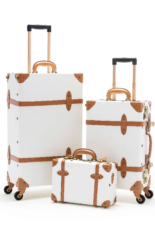 Travel document holders with multiple slots for passports and ticketsMinimalism 3 Pieces Luggage Set - Pearl White's
