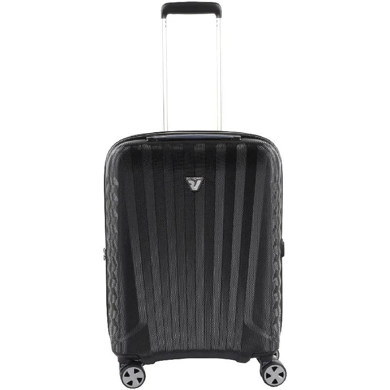 UNO ZSL Premium 22" Spinner International Carry-On Luggage