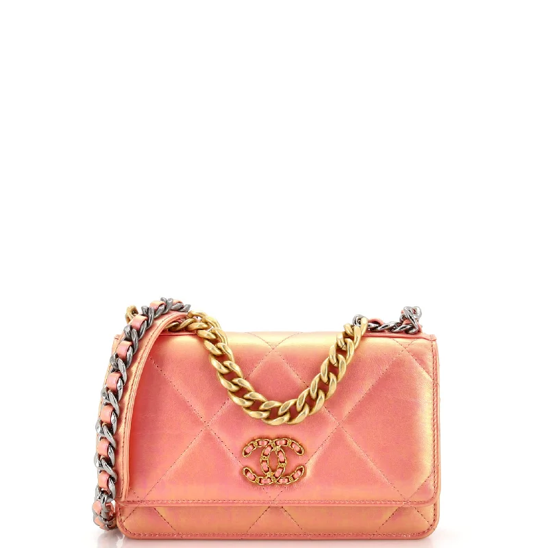 Luxury leather money clips with card slots19 Wallet on Chain Quilted Iridescent Calfskin