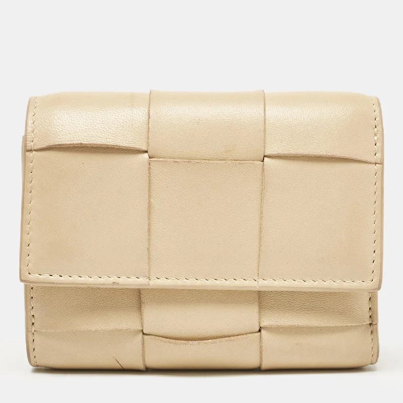 Luxury leather money clips with card slotsBottega Veneta Beige Leather Intrecciato Cassette Zip Trifold Wallet