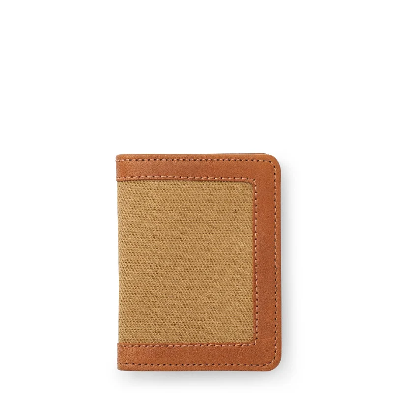 Lightweight money clips for travelFilson Outfitter Leather Card Wallet Tan