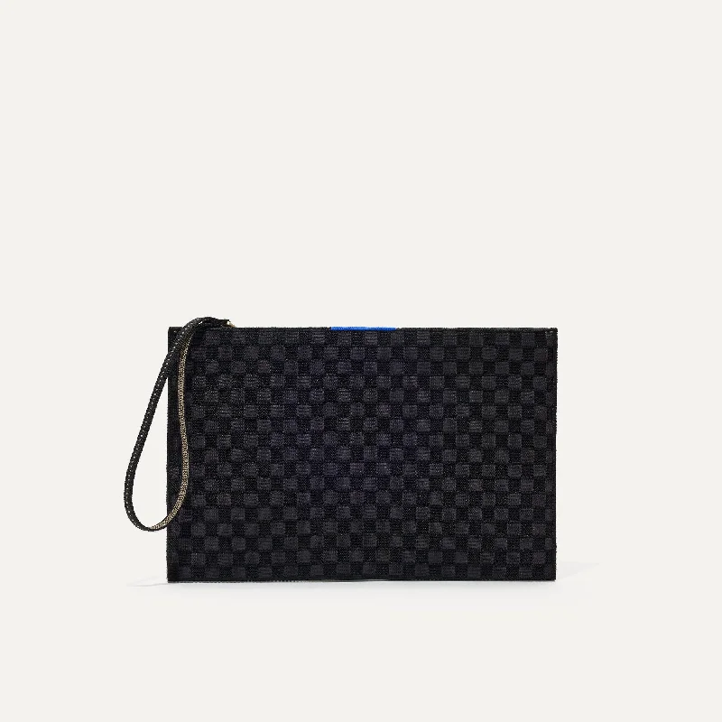 Lightweight money clips for travelThe Wristlet - Black Sand