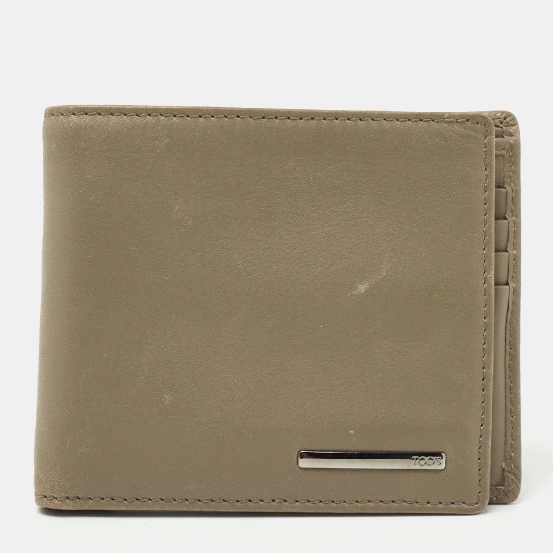 Best money clips for cash and cardsTod's Olive Green Leather Bifold Wallet