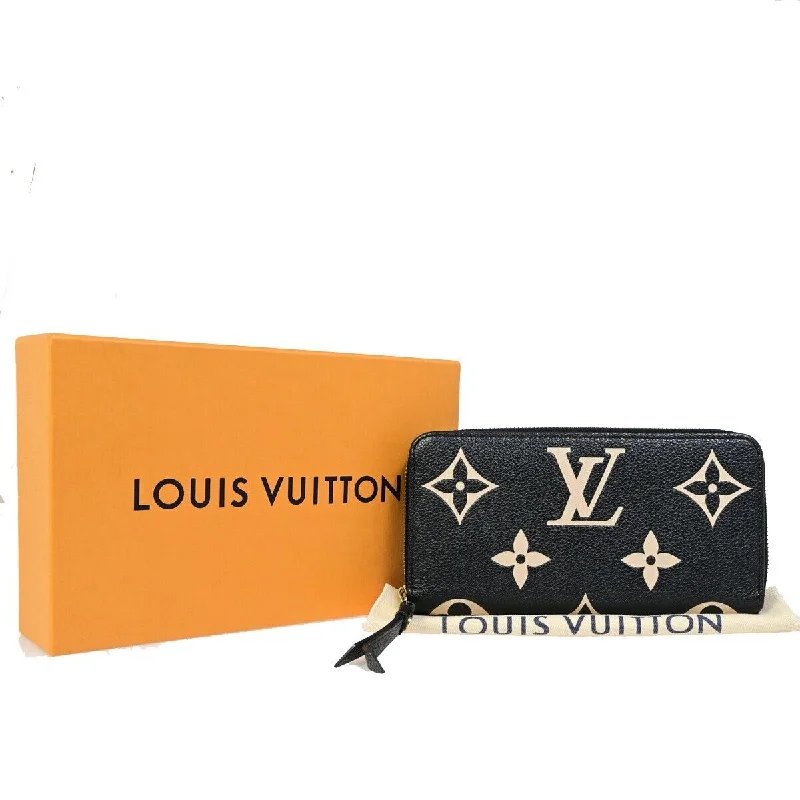 Louis Vuitton Zippy Wallet  Leather Wallet  (Pre-Owned)